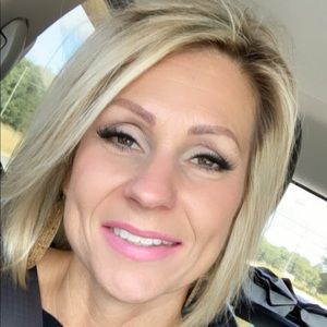 Meet your Posher, Delana